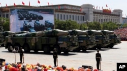 中國在建政70週年閱兵儀式中展示的DF-21D反艦彈道導彈。