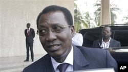 Le président Idriss Déby Itno, aéroport d'Abidjan, Côte d'Ivoire, le 21 février 2011.