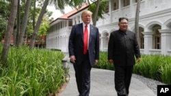 美國總統川普和北韓領導人金正恩在新加坡聖淘沙島的嘉佩樂度假村(2018年6月12日)