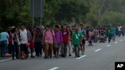 Miles de migrantes, centroamericanos en su mayoría, salieron de sus países en caravanas, intentando llegar a Estados Unidos para pedir asilo.