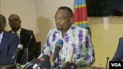 Le ministre de la santé congolais Eteni Longondo à Kinshasa le 10 mars 2020.
