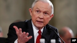 Sessions fue confirmado en el cargo en una votación de 52 a favor y 57 en contra que siguió mayormente las líneas partidistas con una deserción demócrata.