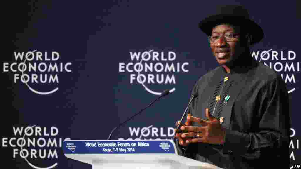 Nigerian President Goodluck Jonathan speaks at the opening session at the World Economic Forum in Abuja, May 8, 2014.