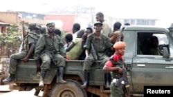 Des soldats congolais dans la ville de Butembo, dans la province du Nord-Kivu, en République démocratique du Congo, le 24 août 2016.