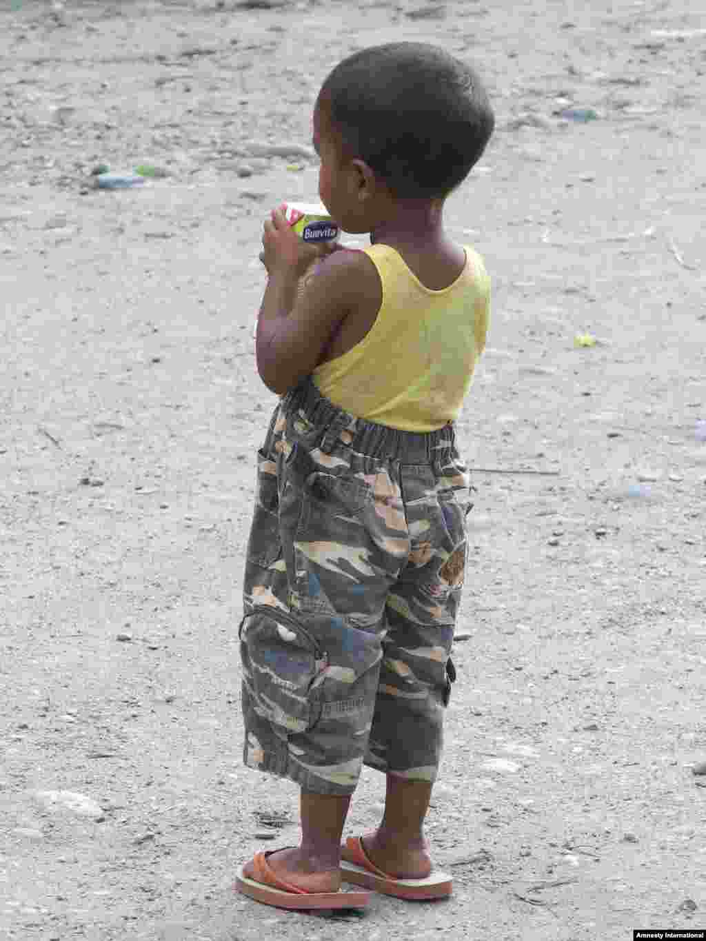 Seorang anak Rohingya di Aceh.