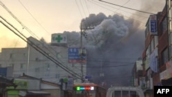 韩国密阳市世宗医院上空浓烟滚滚(2018年1月26日)