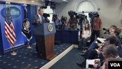 El presidente Barack Obama elogió el plan de la "Banda de los Seis" senadores, como un esfuerzo bipartidista.