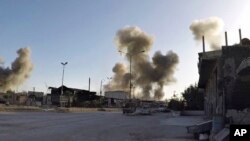 Douma, la Ghouta orientale, après des frappes aériennes du régime syrien, le 7 avril 2018. 