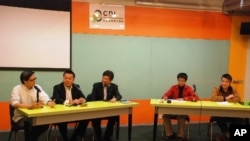 三名資訊科技界選舉委員會參選人(左一至三)出席座談會，討論政綱