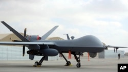 ARCHIVO - Un dron MQ-9 de EEUU en el aeródromo de Kandahar, Afganistán, el 23 de enero de 2018.