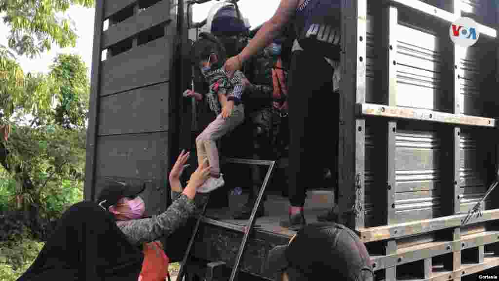 Familias completas emprendieron esta traves&#237;a sin importar la pandemia. [Foto Cortes&#237;a Armando Lamadrid]