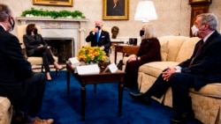 Biden dice que "es un gran error" que los estados no obliguen a usar mascarillas 