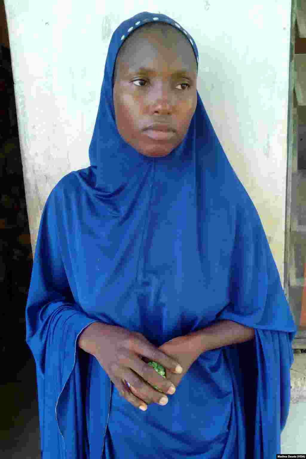 A'isha Kabiru, daya daga cikin mata 3 da sojojin Najeriya suka kama bisa zargin cewa su 'ya;yan kungiyar Boko Haram ne.