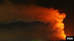 La imagen captada durante la noche muestra la actividad del Monte Etna, el volcán más activo de Europa que volvió a hacer erupción.