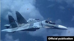 Avión Sukhoi 30 de fabricación rusa, propiedad de la FANB de Venezuela, que según el Comando Sur de EE.UU., se acercó peligrosamente a un avión militar estadounidense que realizaba tareas multinacionales de vigilancia reconocidas y aprobadas en aguas internacionales.