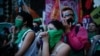 Diputados de Argentina dan media sanción a proyecto para legalizar aborto