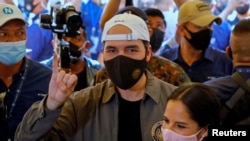El enviado especial de la Casa Blanca para el Triángulo Norte, Ricardo Zúñiga, dijo que "es inaceptable bajo cualquier circunstancia" lo que catalogó como "interferencia" en el proceso político de Estados Unidos de parte del presidente salvadoreño.