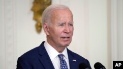 លោកប្រធានាធិបតី Joe Biden ថ្លែងសុន្ទរកថានៅថ្ងៃទី៥ ខែកញ្ញា ឆ្នាំ២០២៣ នៅក្នុងបន្ទប់ខាងកើតនៃសេតវិមានក្នុងរដ្ឋធានីវ៉ាស៊ីនតោន។