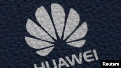 在英國倫敦，華為的標識出現在一台通訊設備上。（2020年1月28日）