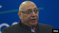 En un lapso de 14 años, de obispo de la iglesia católica Lugo pasó a ser presidente de Paraguay.