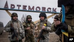 Українські військові біля Артемівська, 3 березня 2015 р. 