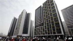 在广州一处建筑工地附近