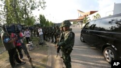 5月22日，泰国军方宣布政变之后，士兵们在街头站岗。