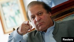 “Navoz Sharif panjoblik kapitalist. U kapitalizm gullab-yashnashini, bozor erkin bo’lishini, xususiy bizneslar ko’payishini, odamlar pul qilishini xohlaydi. Shu bilan birga, u juda taqvodor musulmon”.