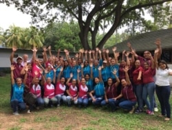 La Fundación Amblema en Venezuela intenta mejorar la calidad de la educación en medio de la pandemia.
