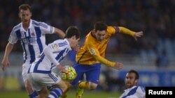 Le FC Barça contre le Real Madrid à San Sebastian, Espagne, le 9 avril 2016.