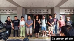香港民主派政黨社民連在23條立法後，仍在法院外舉行聲援被告的運動，惟每次活動均須承受被捕風險。 （由受訪者提供）