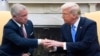 Претседателот Доналд Трамп го поздравува јорданскиот крал Абдула Втори во Овалната канцеларија во Белата куќа, 11 февруари 2025 година, во Вашингтон