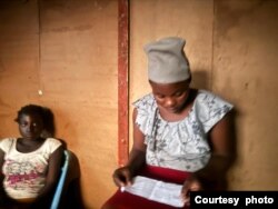 Noreen Sibanda we Lupane, ebala incwadi ayithola kuma debt collectors abangazothumba impahla yakhe loba nini