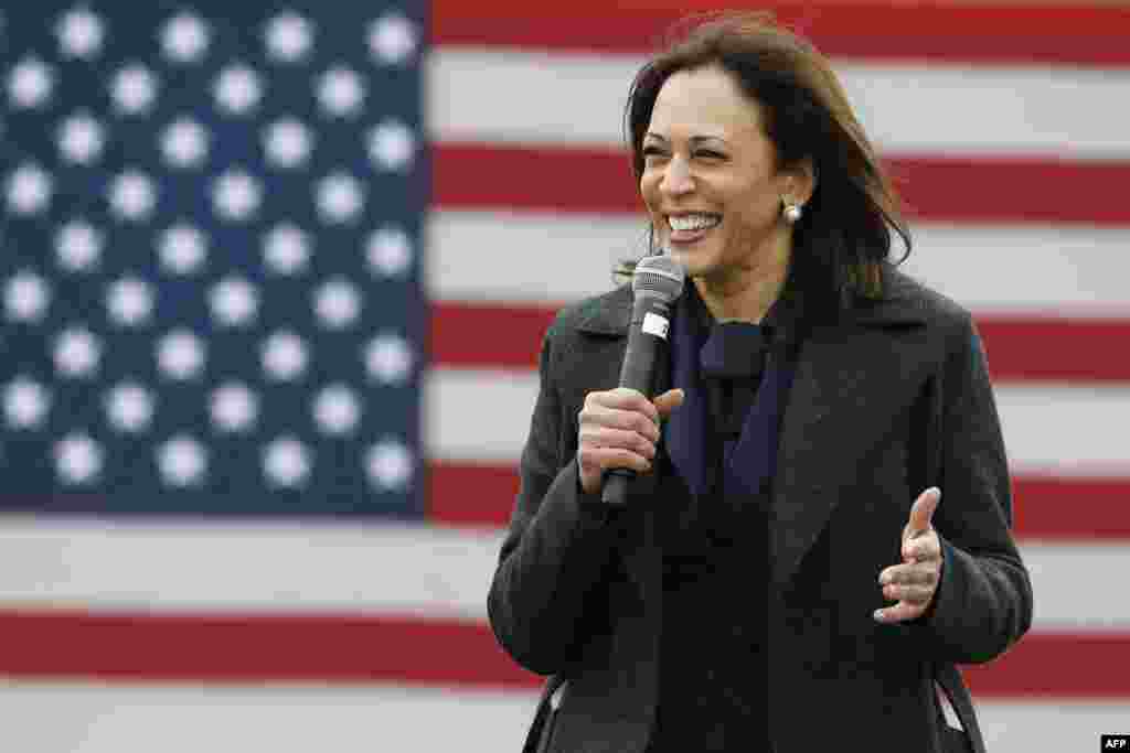 ‘Yar Democrat mataimakiyar shugaban kasar Amurka Kamala Harris ta na magana a lokacin kamfen na zaben shugaban kasa a birnin Washington, DC.