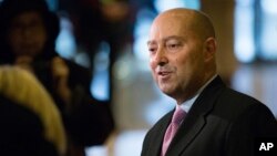 Європа виконує свою частину зобов’язань з допомоги Україні, нині час Сполученим Штатам активізувати зусилля, вважає Ставрідіс. Архівне фото: колишній командувач Об'єднаних збройних сил НАТО в Європі Джеймс Ставрідіс 