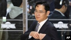 FILE - Lee Jae-yong, a vice chairman of Samsung Electronics Co., arrives for a hearing at the National Assembly in Seoul, South Korea, Tuesday, Dec, 6, 2016.