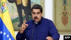 Mientras el presidente en disputa, Nicolás Maduro, reitera sus deseos de retirarse de la organización, el líder opositor Juan Guaidó pide seguir.