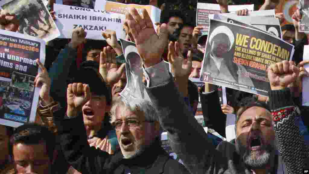 Yau Talata dalibai musulmai dauke da alluna, sun yi zangazangar nuna rashin amincewarsu da gwamnatin Najeriya akan kisan daruruwan 'yan shi'a da kuma tsare shugabansu Sheikh Ibrahim Zakzaky a Jammu na kasar Indiya.