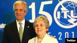 María Auxiliadora Delgado, esposa del presidente de Uruguay Tabaré Vázquez, era una funcionaria jubilada. Tuvieron cuatro hijos.