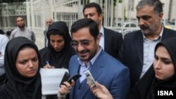سعید مرتضوی پیش از ورود به دادگاه