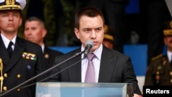El presidente de Ecuador, Daniel Noboa, habla durante una ceremonia de entrega de equipos a la Policía Nacional, en Quito, Ecuador, el 22 de enero de 2024.