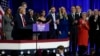 El candidato presidencial republicano y expresidente Donald Trump habla en una fiesta para observar la noche de las elecciones, el miércoles 6 de noviembre de 2024, en West Palm Beach, Florida. (Foto AP/Julia Demaree Nikhinson)