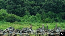 지난 2일 파주에서 한국 군인들이 훈련 준비를 하고 있다. (자료사진)