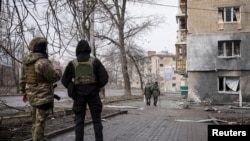 Ulica u Bahmutu, gradu na liniji fronta u Ukrajini, 27. februara 2023. Foto: REUTERS/Yevhen Titov