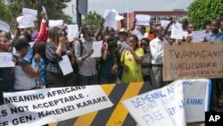 Des partisans du général Karenzi Karake, Kigali, 24 juin 2015