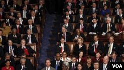 El presidente Obama dijo que sólo suscribiría pactos que beneficiarán a los trabajadores y promuevan empleos en Estados Unidos.