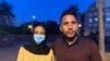 Zainab y Nasim, un joven matrimonio afgano, se encuentra en Barcelona, España, después de escapar de Afganistán. [Foto: VOA/Julia Riera]