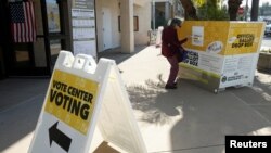 Estadounidenses salen a votar este martes 3 de marzo de 2020 en 14 estados para apoyar al candidato demócrata de su preferencia, que se enfrentará al presidente Donald Trump en noviembre.