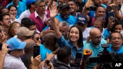 María Corina Machado, candidata de Vente Venezuela a la primaria presidencial opositora, formaliza su postulación a ese proceso en Caracas, el 23 de junio de 2023.
