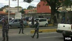 "Policia rodea la Clinica Bariná donde estoy siendo atendido", Lorent Saleh.